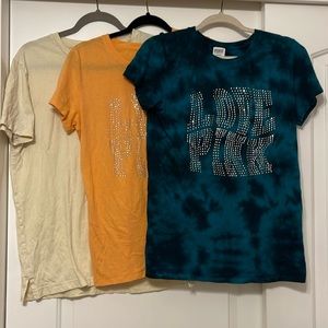 VS pink shirts size M